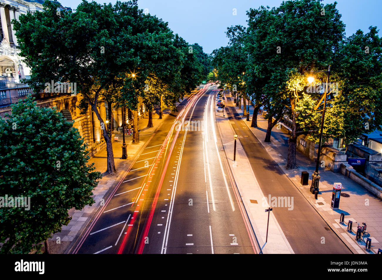 Traffic light tree london hi-res stock photography and images - Alamy