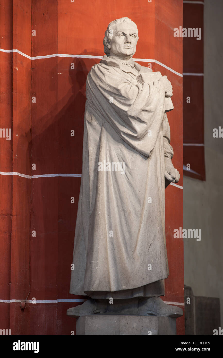 Reformer martin luther statue hi-res stock photography and images - Alamy