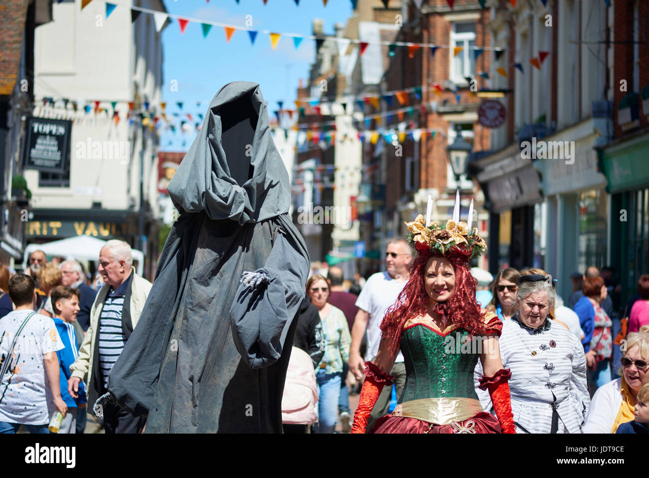 Person dressed as ghost hi-res stock photography and images - Alamy