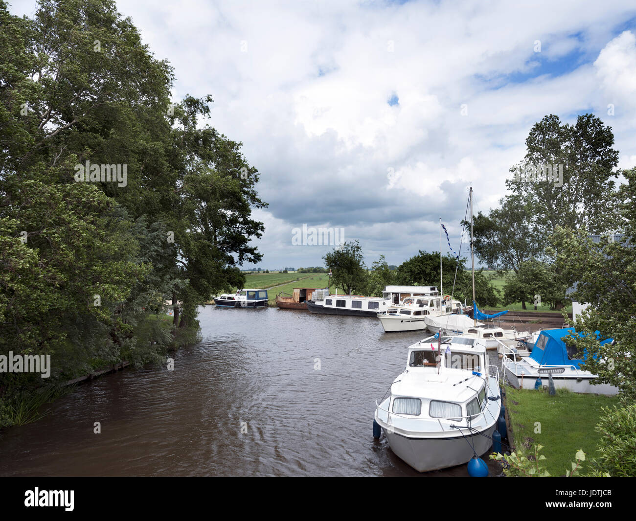 Sneek hi-res stock photography and images - Page 5 - Alamy