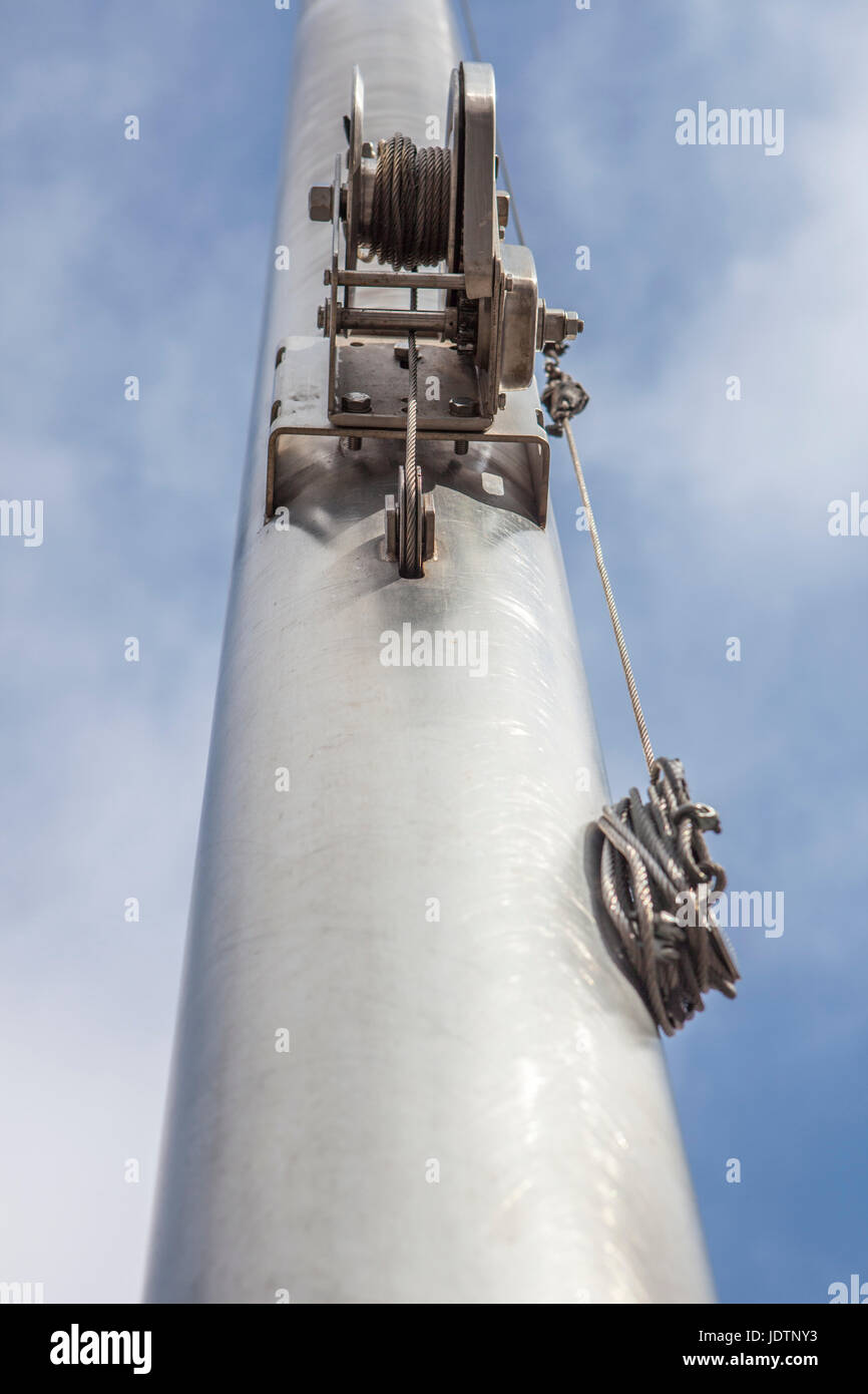 Flagpole pulley hi-res stock photography and images - Alamy
