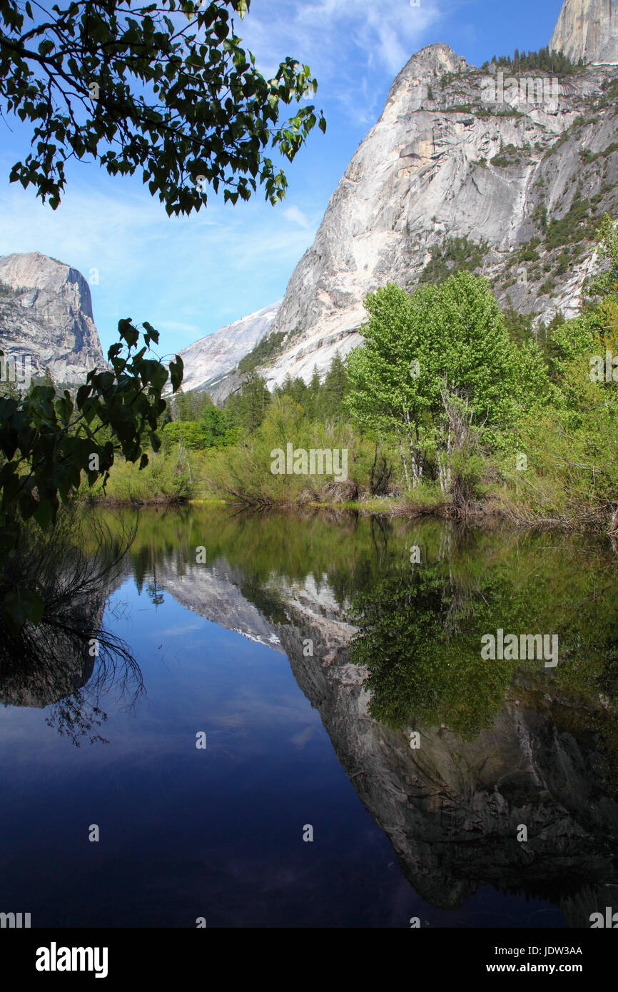 Mirror lake still image hi res stock photography and images Alamy Mirror lake still image hi res stock photography and images Alamy