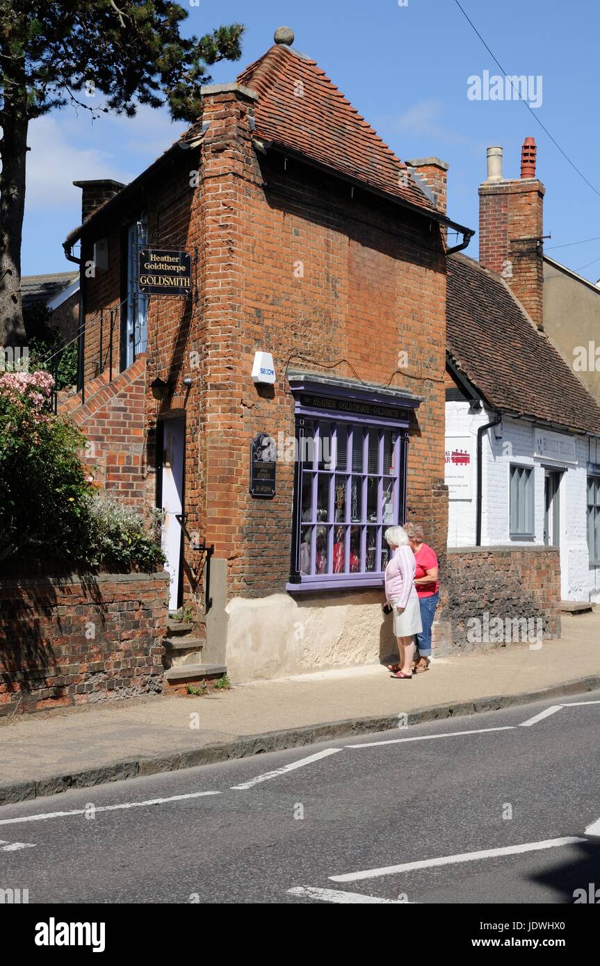 Heather Goldthorpe Goldsmith triangular building, Dunstable Street