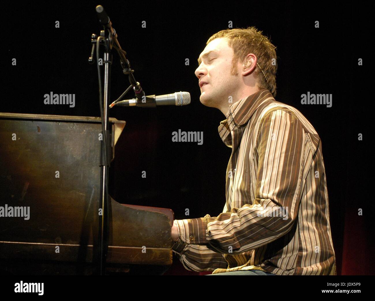 David Gray Performs At The Bill Graham Civic Center San Francisco On david-gray-performs-at-the-bill-graham-civic-center-san-francisco-on