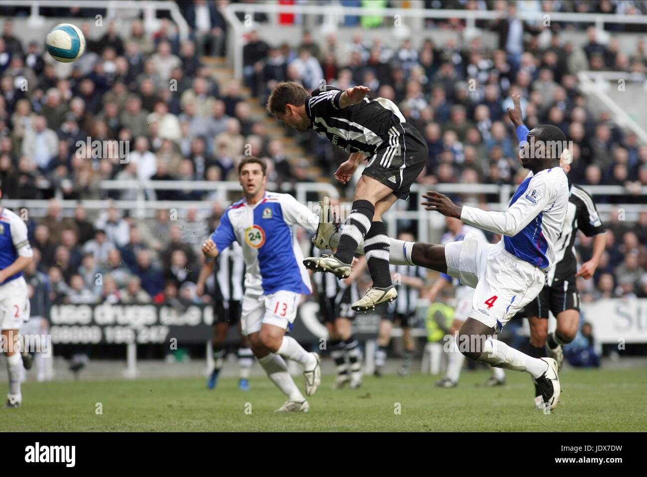 MICHAEL OWEN HEADS AT GOAL NEWCASTLE V BLACKBURN ROVERS ST.JAMES PARK