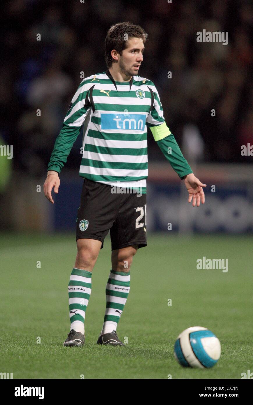 JOAO MOUTINHO SPORTING LISBON REEBOK STADIUM BOLTON ENGLAND 06 March 2008  Stock Photo - Alamy