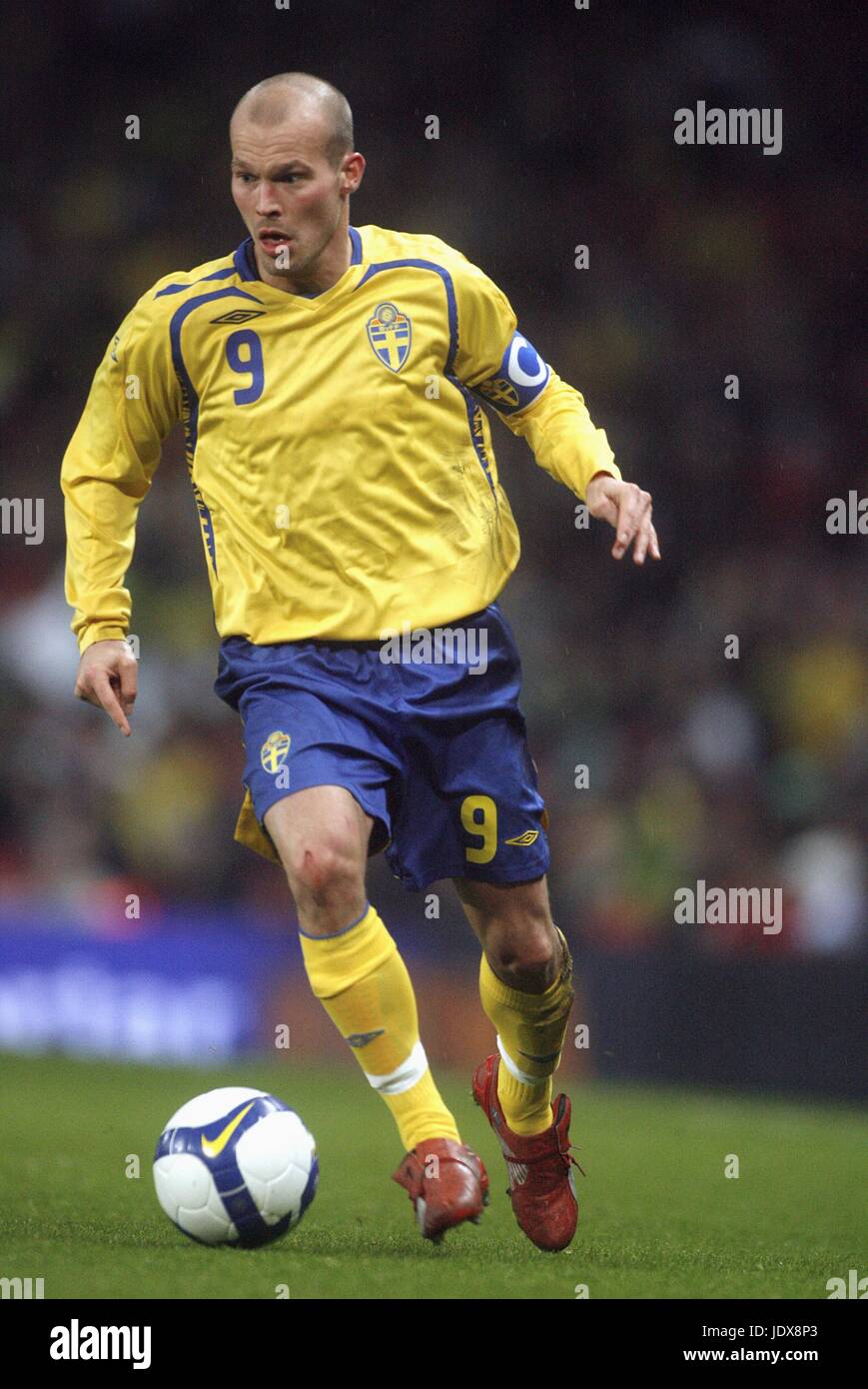 Freddie Ljungberg Sweden soccer jersey