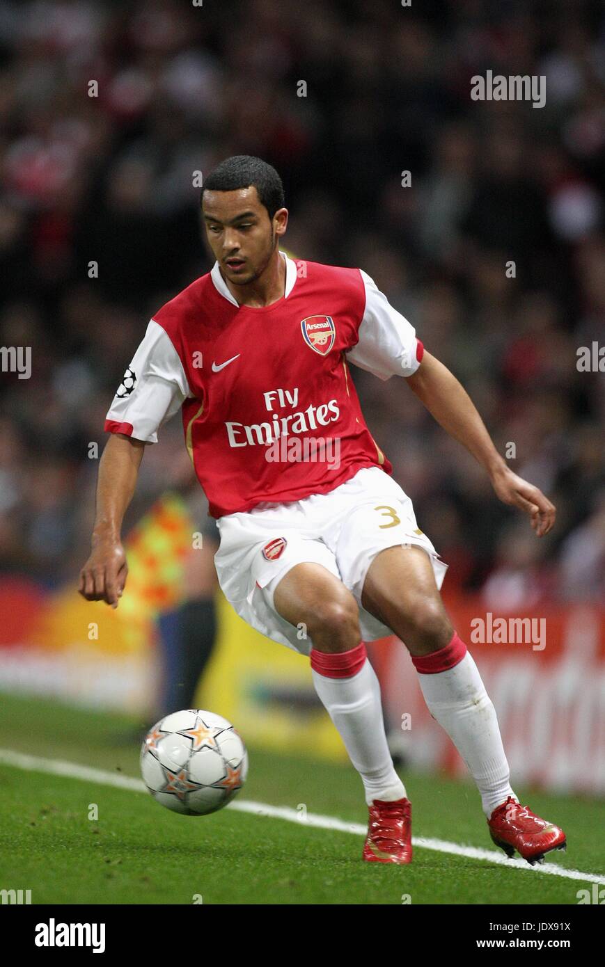 THEO WALCOTT ARSENAL FC THE EMIRATES STADIUM ARSENAL LONDON ENGLAND 02