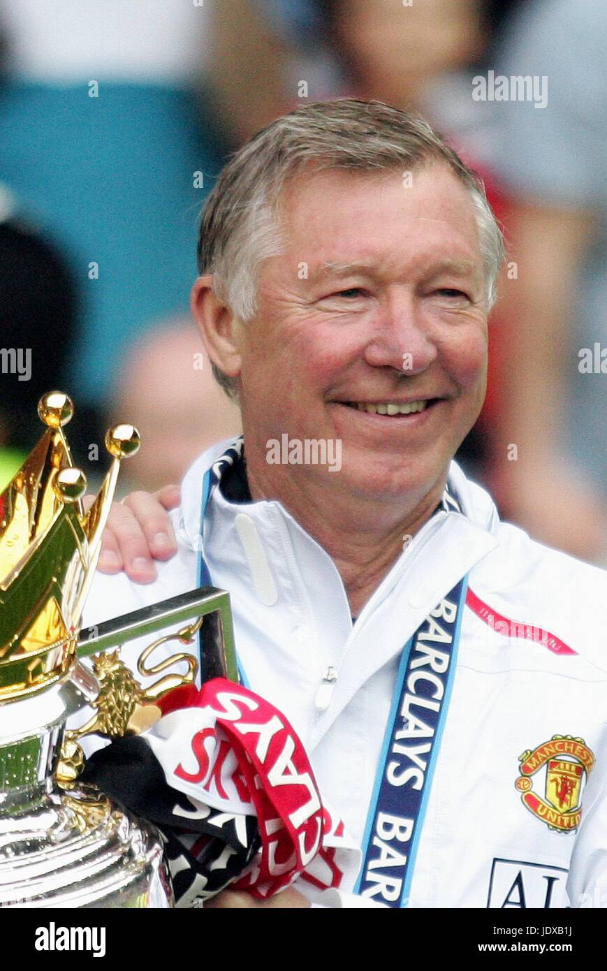 SIR ALEX FERGUSON PREMIER LEAGUE WINNER 07/08 JJB STADIUM WIGAN ENGLAND