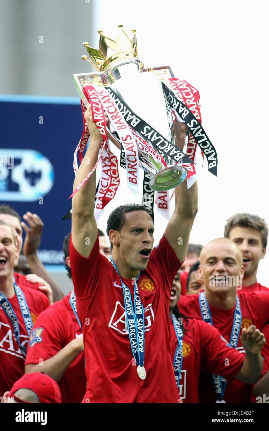 rio-ferdinand-premier-league-winners-07-08-jjb-stadium-wigan-england-11
