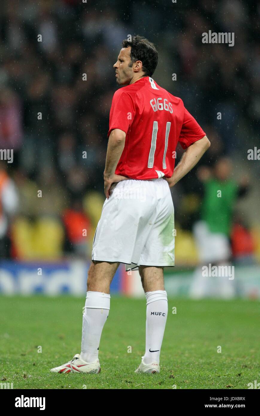 RYAN GIGGS MANCHESTER UNITED FC LUZHNIKI STADIUM MOSCOW RUSSIAN