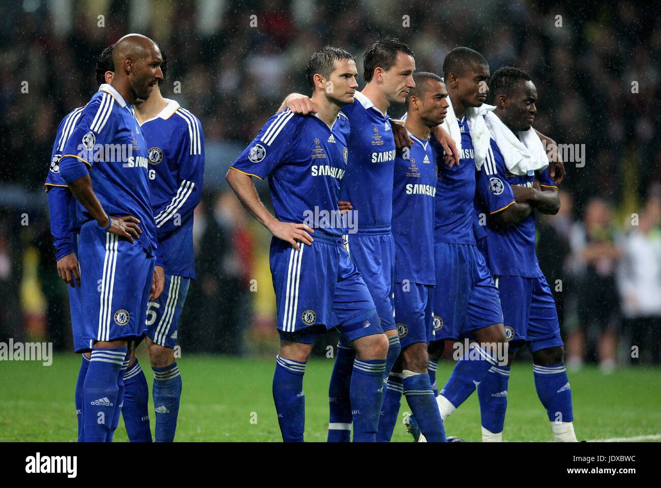 CHELSEA PLAYERS WATCH MANCHESTER UNITED V CHELSEA LUZHNIKI STADIUM MOSCOW  RUSSIAN FEDERATION 21 May 2008 Stock Photo - Alamy