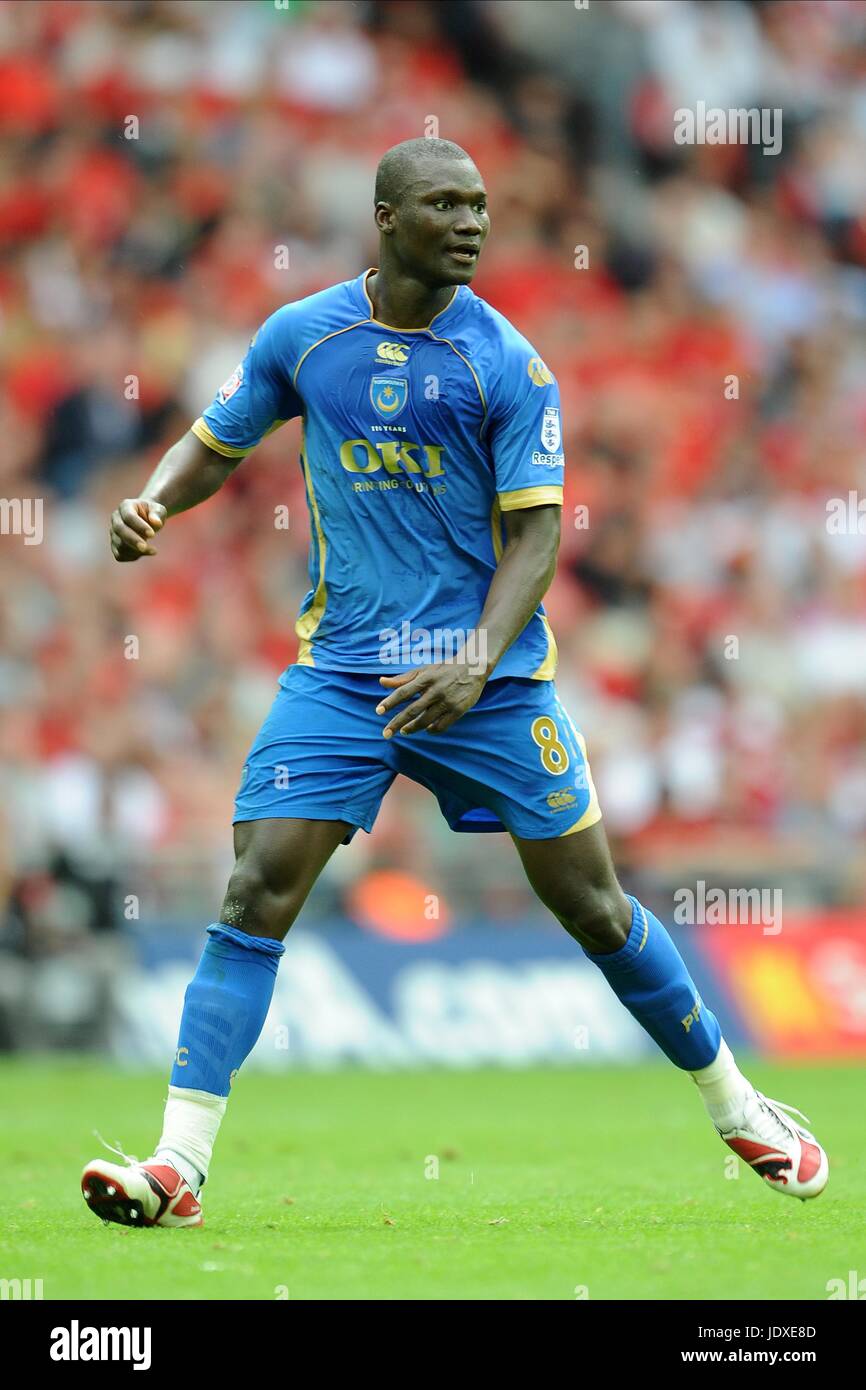 Papa Bouba Diop Portsmouth Fc Wembley Stadium London England 10 August 08 Stock Photo Alamy