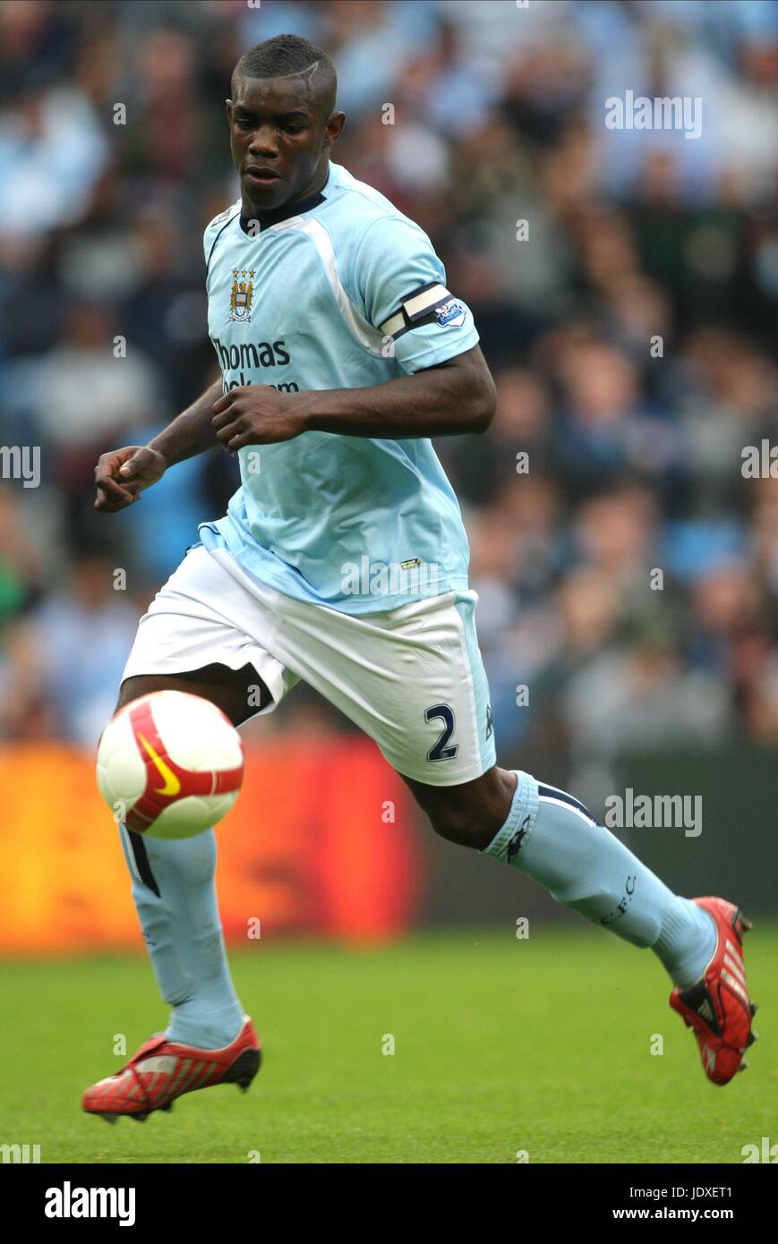 MICAH RICHARDS MANCHESTER CITY FC CITY OF MANCHESTER STADIUM MANCHESTER ENGLAND 09 August 2008