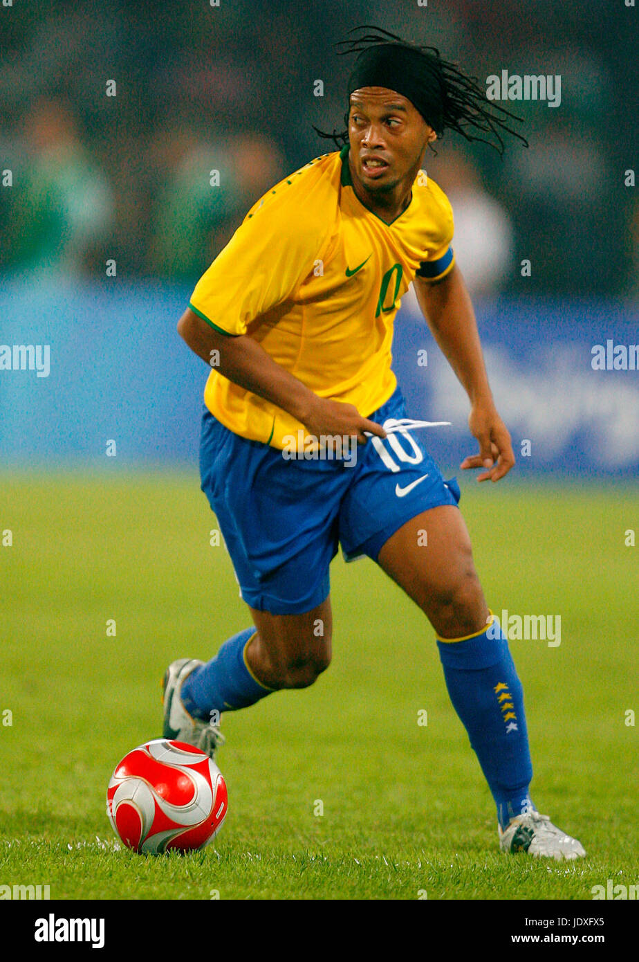 Ronaldinho hi-res stock photography and images - Page 7 - Alamy