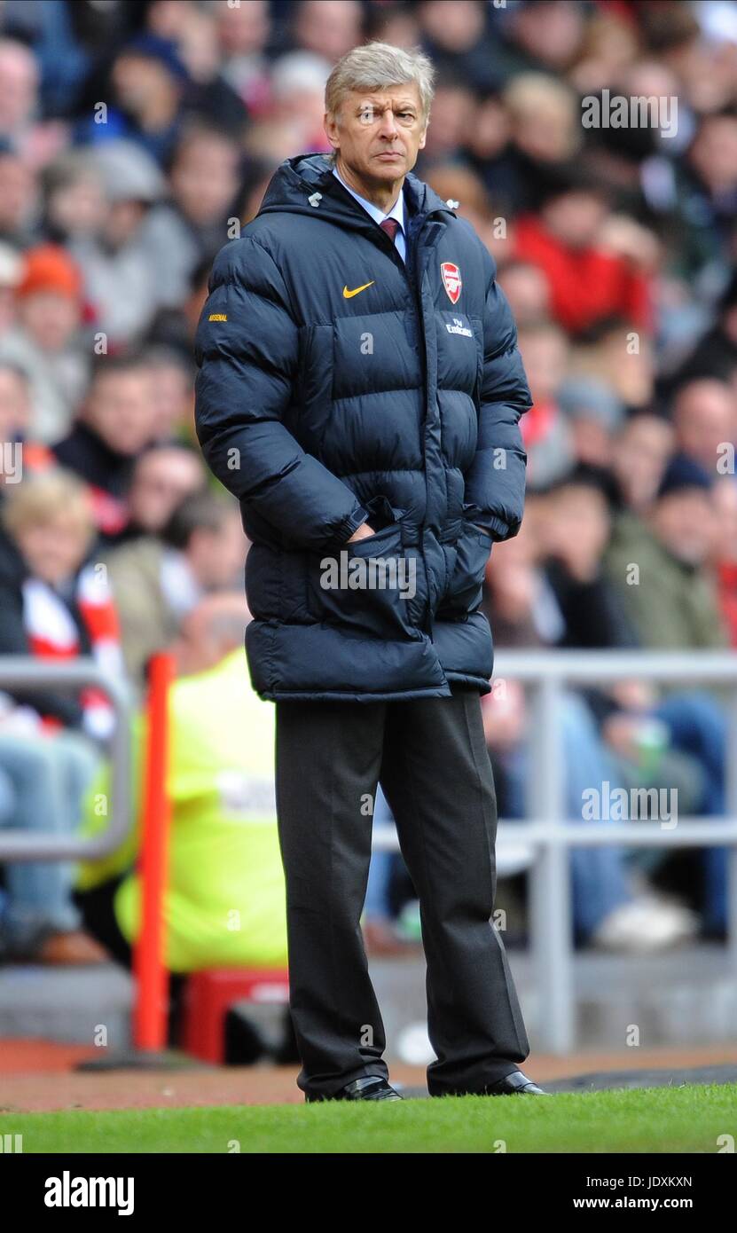 ARSENE WENGER ARSENAL FC MANAGER STADIUM OF LIGHT SUNDERLAND ENGLAND 04