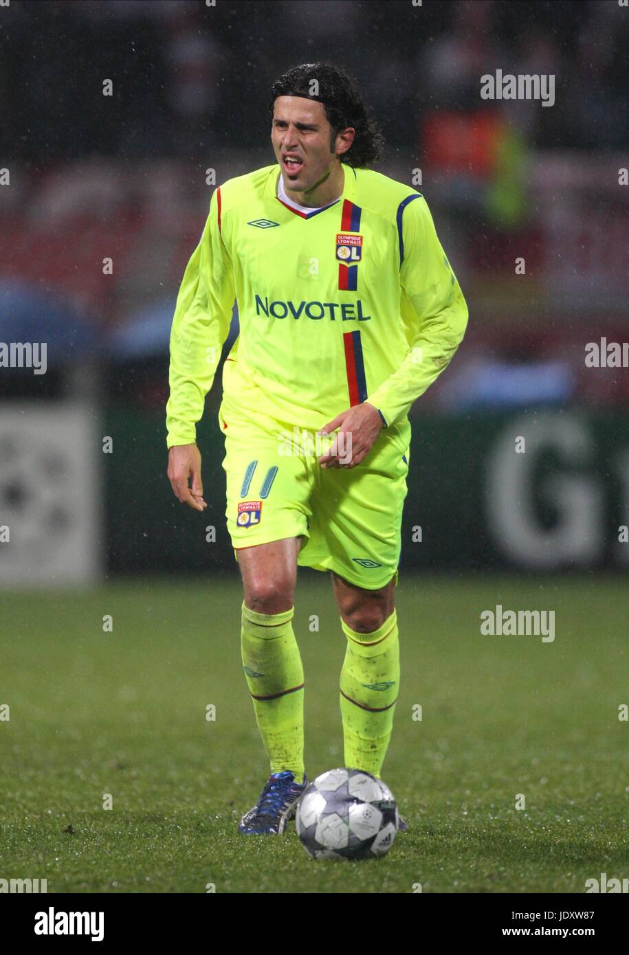 FABIO GROSSO OLYMPIQUE LYONNAIS STADE DE GERLAND LYON FRANCE 10
