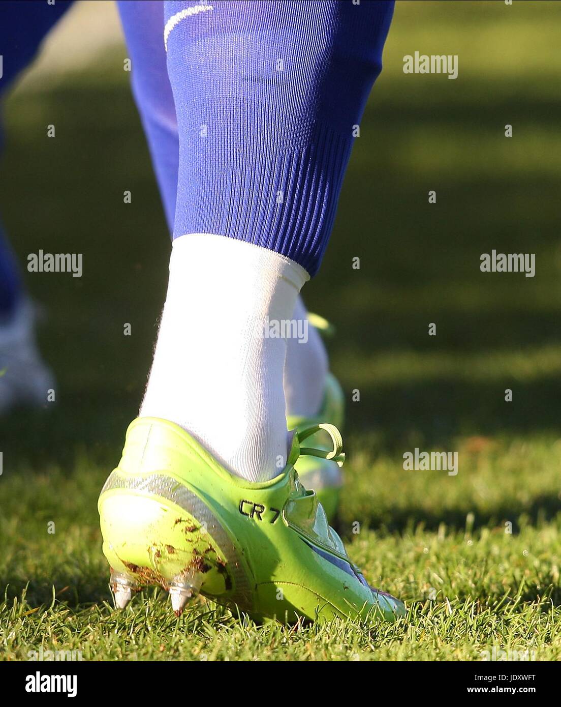 CRISTIANO RONALDO'S BOOTS MANCHESTER UNITED FC BRITANNIA STADIUM STOKE  ENGLAND 26 December 2008 Stock Photo - Alamy