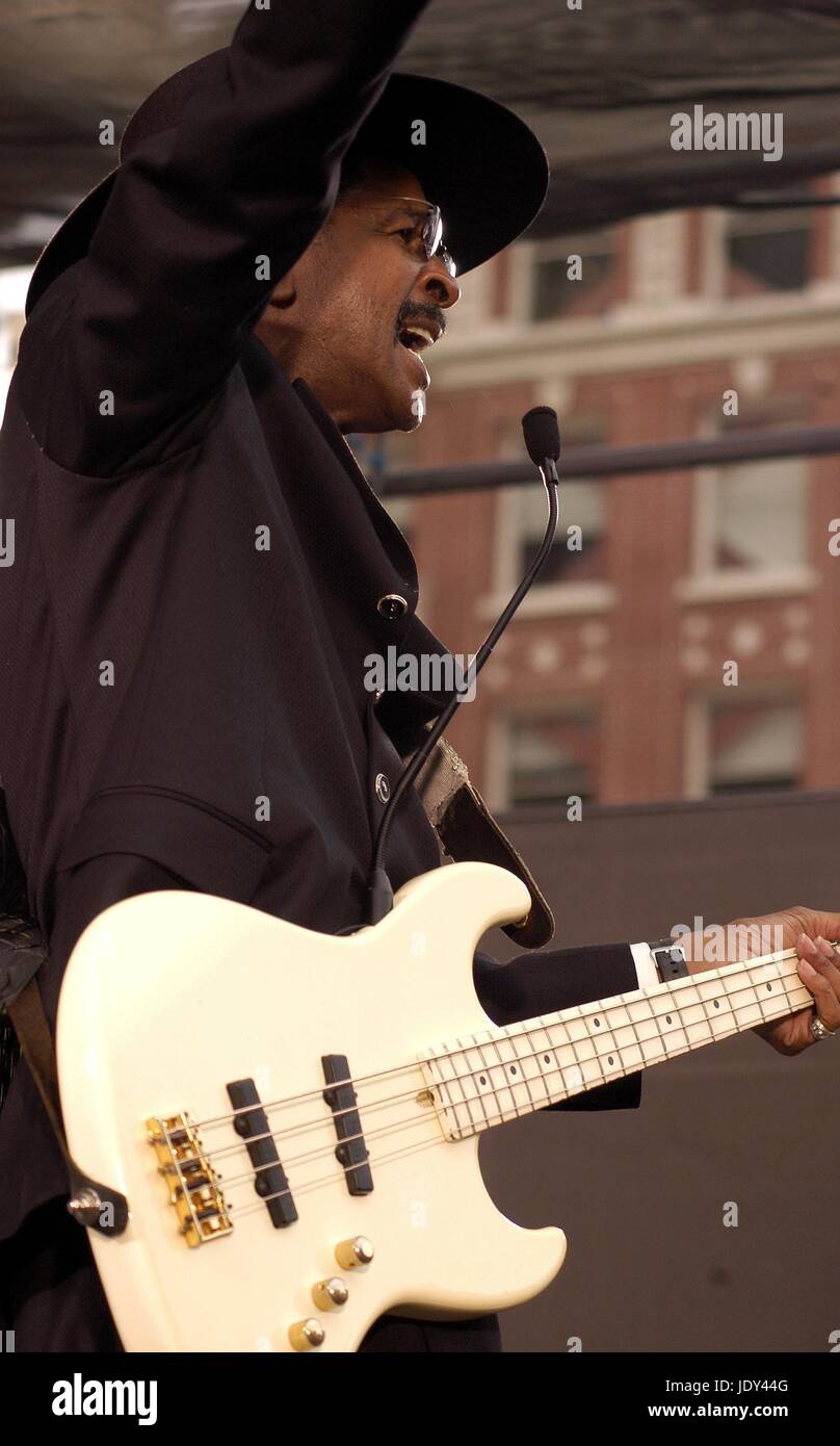 Bass legend Larry Graham (Sly and the Family Stone, Graham Central Station) performs with his new band Graham-Payne Express at the California Music Awards on Larry Graham Day, May 26, 2003, Oakland, California. © Anthony Pidgeon / MediaPunch. Stock Photo