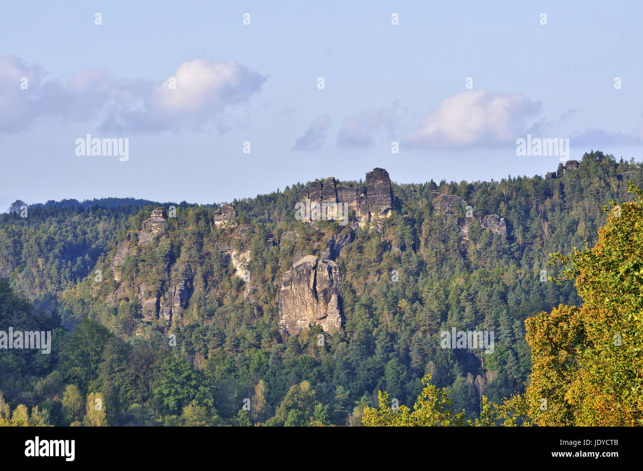 Die Sächsische Schweiz mit dem Basteimassiv in Rathen. Stock Photo