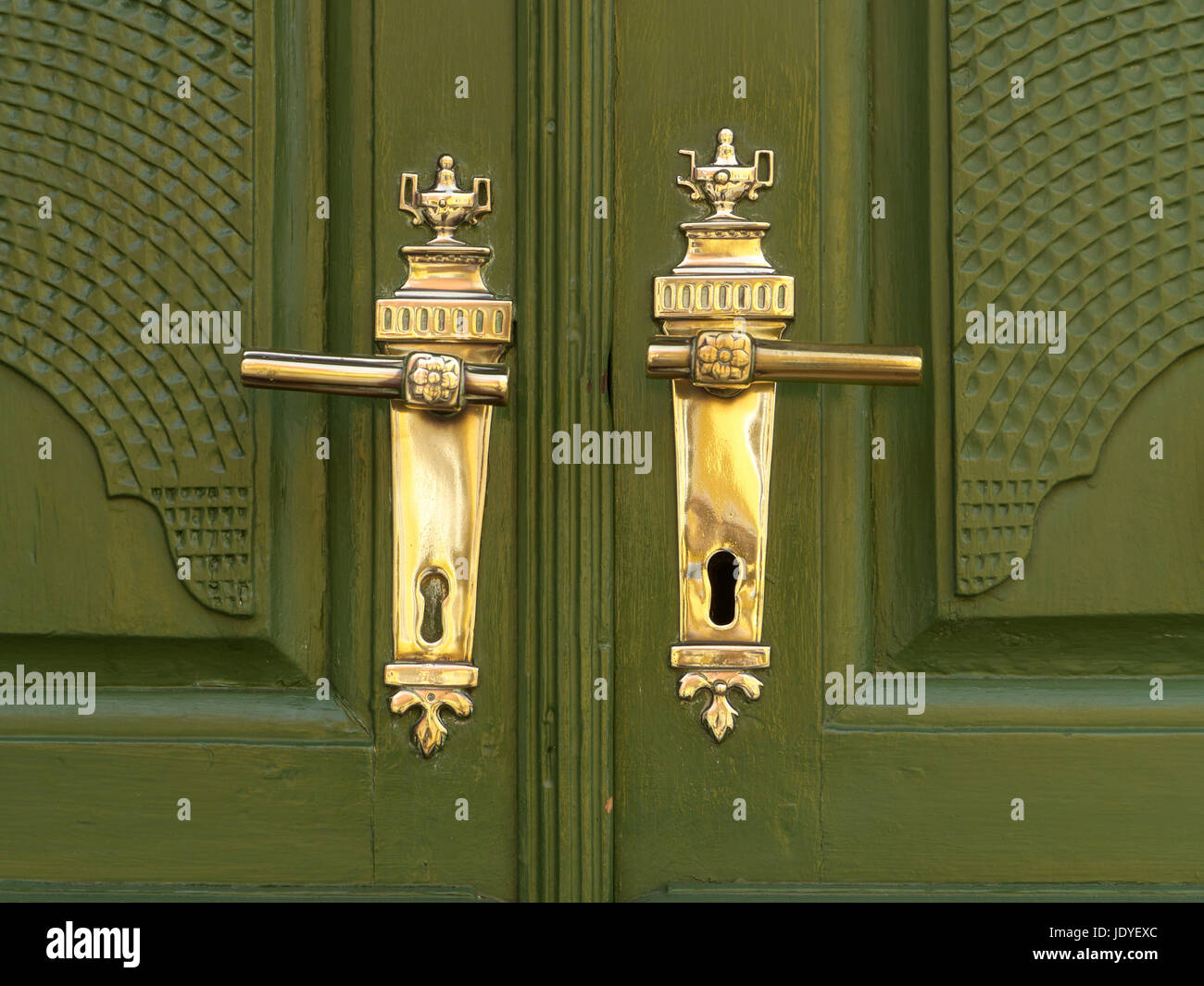 Green keyhole hires stock photography and images Alamy
