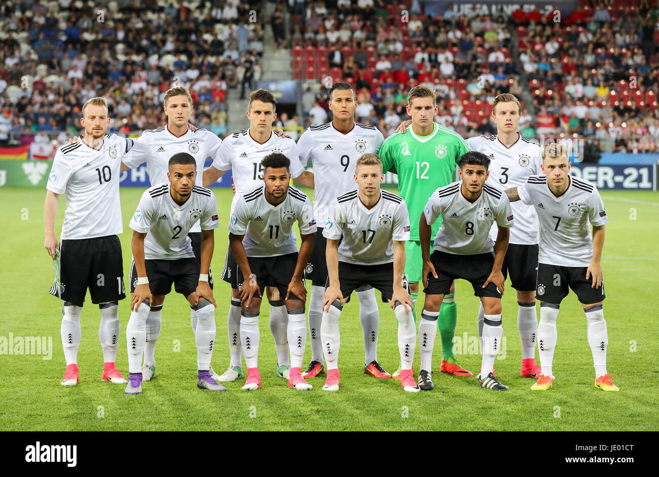 Cracow, Poland. 21st June, 2017. The German squad posing for a team picture before the group C preliminary stage soccer match between Germany and Denmark at the U-21 European Championship that took place in Cracow, Poland, 21 June 2017. First row, left to right: Jeremy Toljan, Serge Gnabry, Mitchell Weiser, Mahmoud Dahoud, Max Meyer. Second row, left to right: Maximilian Arnold, Niklas Stark, Marc-Oliver Kempf, Davie Selke, goalkeeper Julian Pollersbeck, Yannick Gerhardt. Photo: Jan Woitas/dpa-Zentralbild/dpa/Alamy Live News Stock Photo