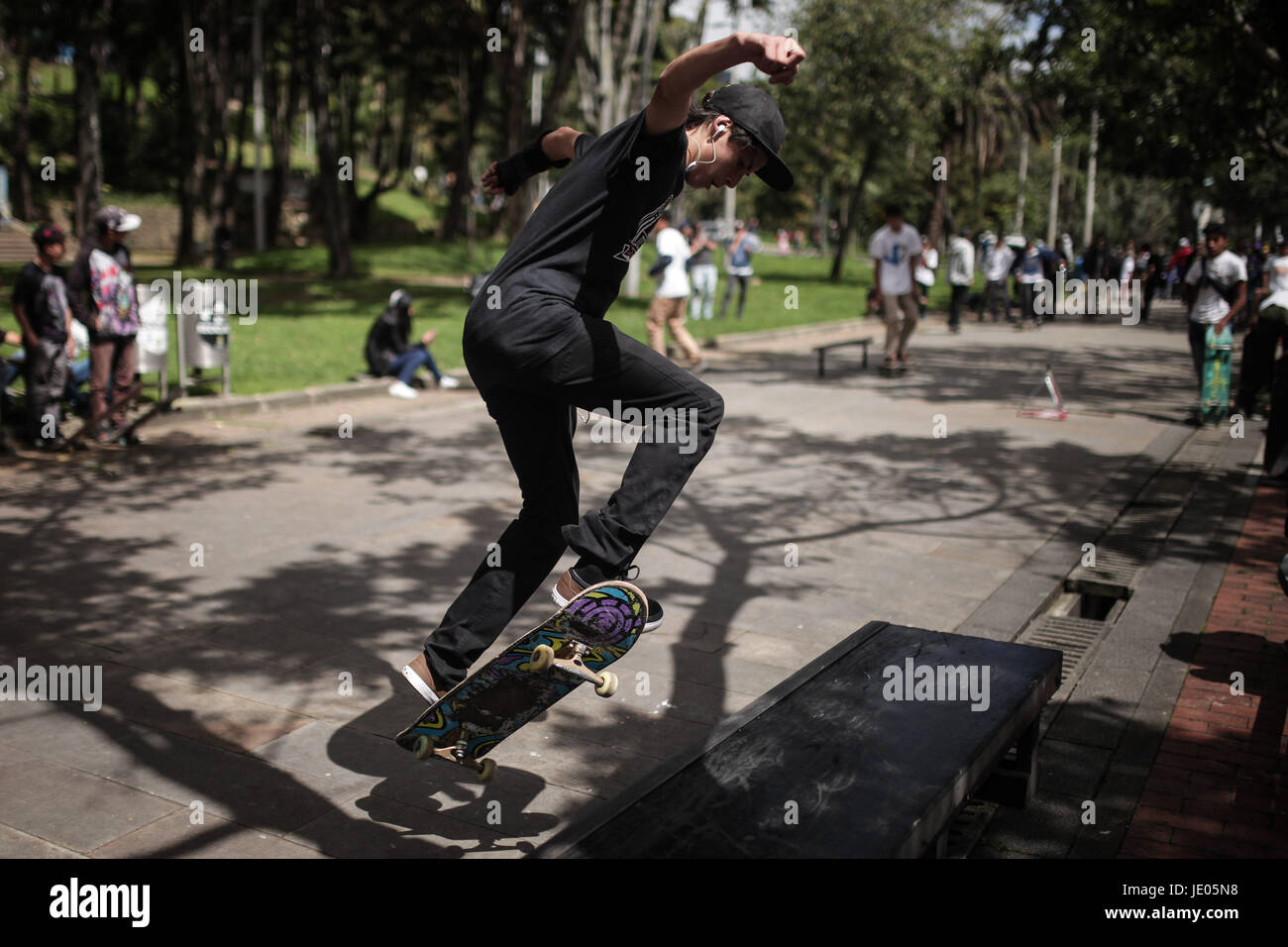 Go skateboarding hi-res stock photography and images - Page 7 - Alamy