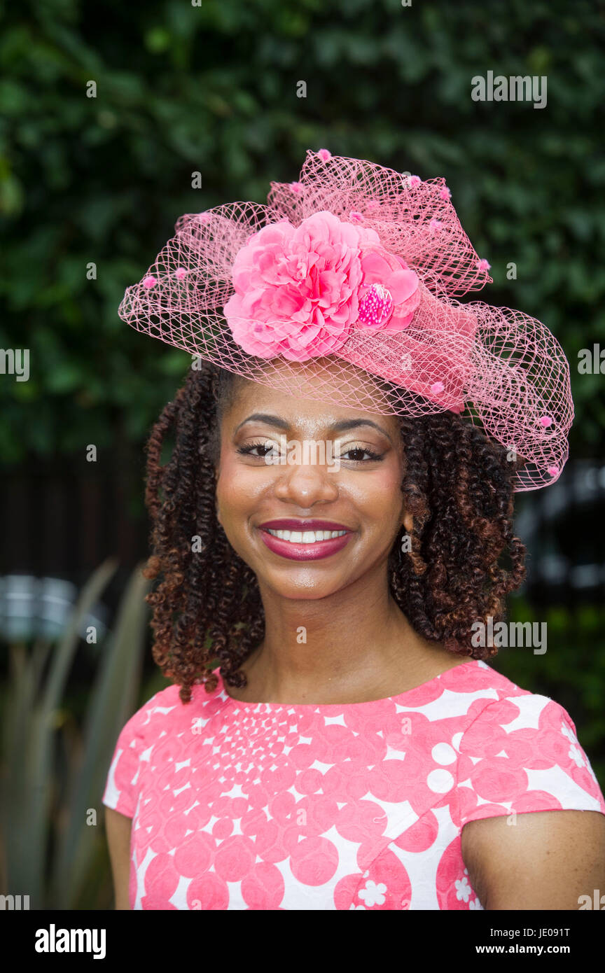Day 2 of royal ascot hi-res stock photography and images - Alamy