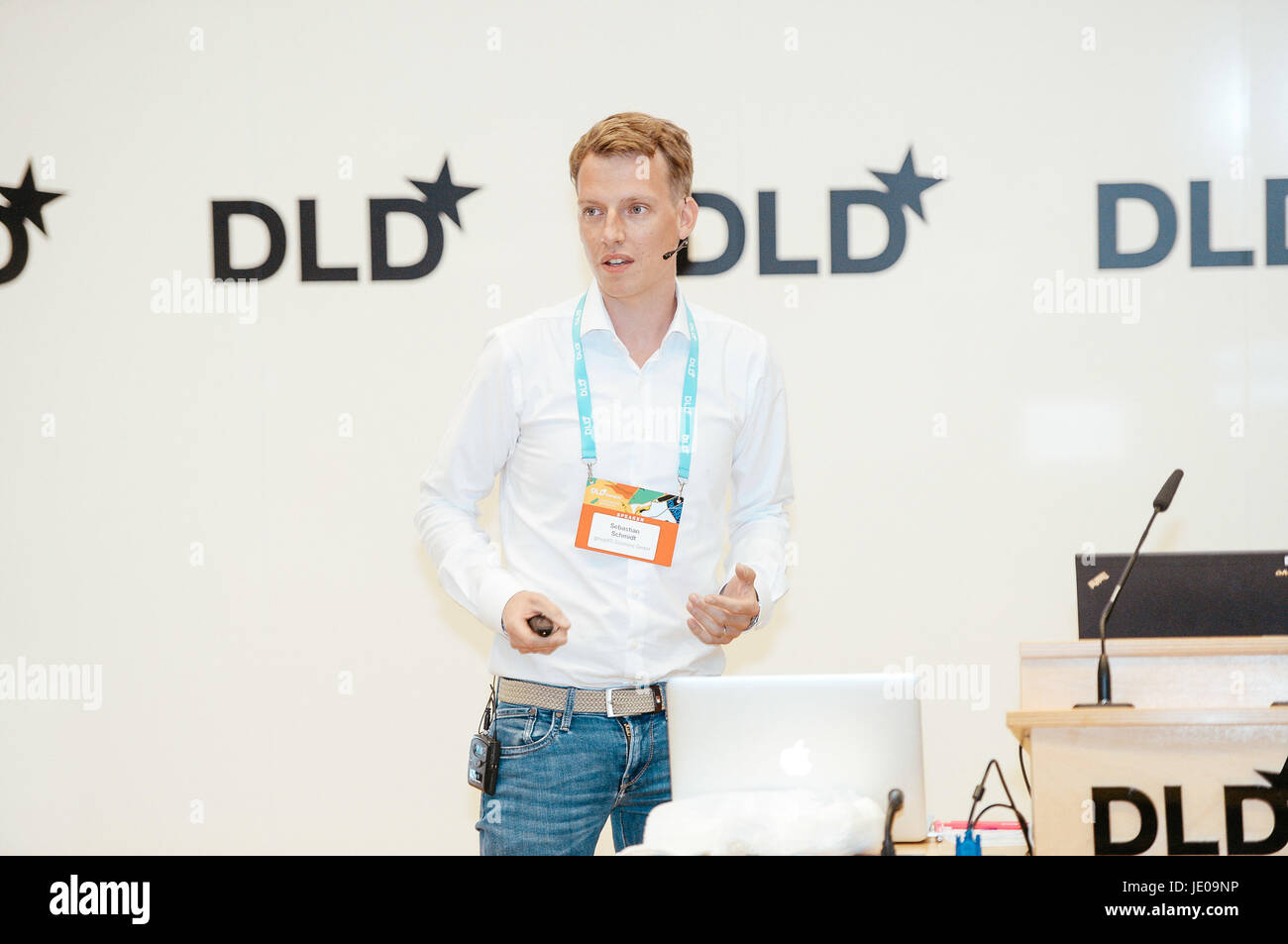 BAYREUTH/GERMANY - JUNE 21: Sebastian Schmidt (GroupXS) introduces his project 'Reporterheld.de' to the jury during the DLD Campus event at the University of Bayreuth on June 21th, 2017 in Bayreuth, Germany. DLD Campus is a new event series of DLD (Digital Life Design) Conference putting researchers, regional leaders and hidden champions on the digital map and connect them with the international DLD network (Photo: picture alliance for DLD/Jan Haas) | usage worldwide Stock Photo