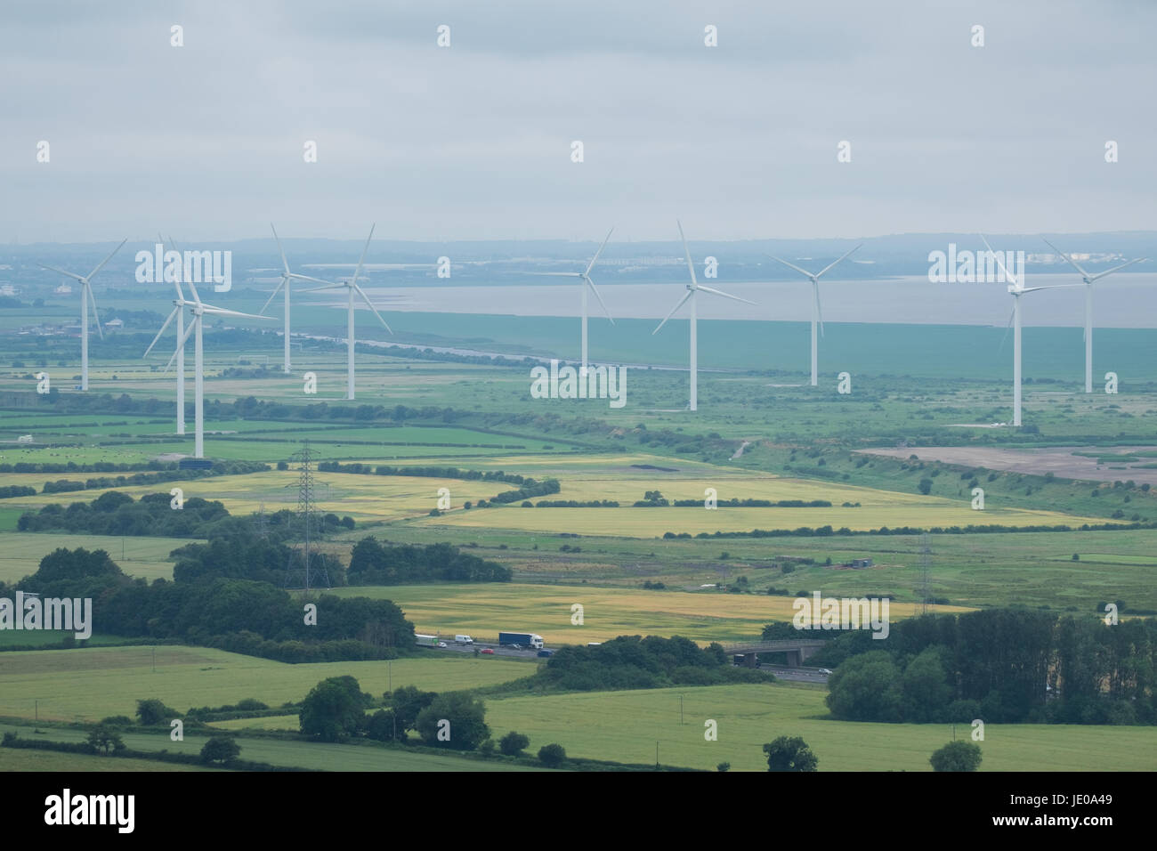 Frodsham Hill, Cheshire, UK. 22nd Jun, 2017. Cloudy weather across the