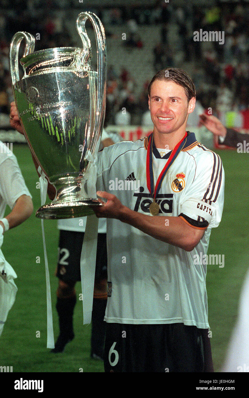 FERNANDO REDONDO WITH CUP REAL MADRID V VALENCIA 24 May 2000 Stock Photo -  Alamy
