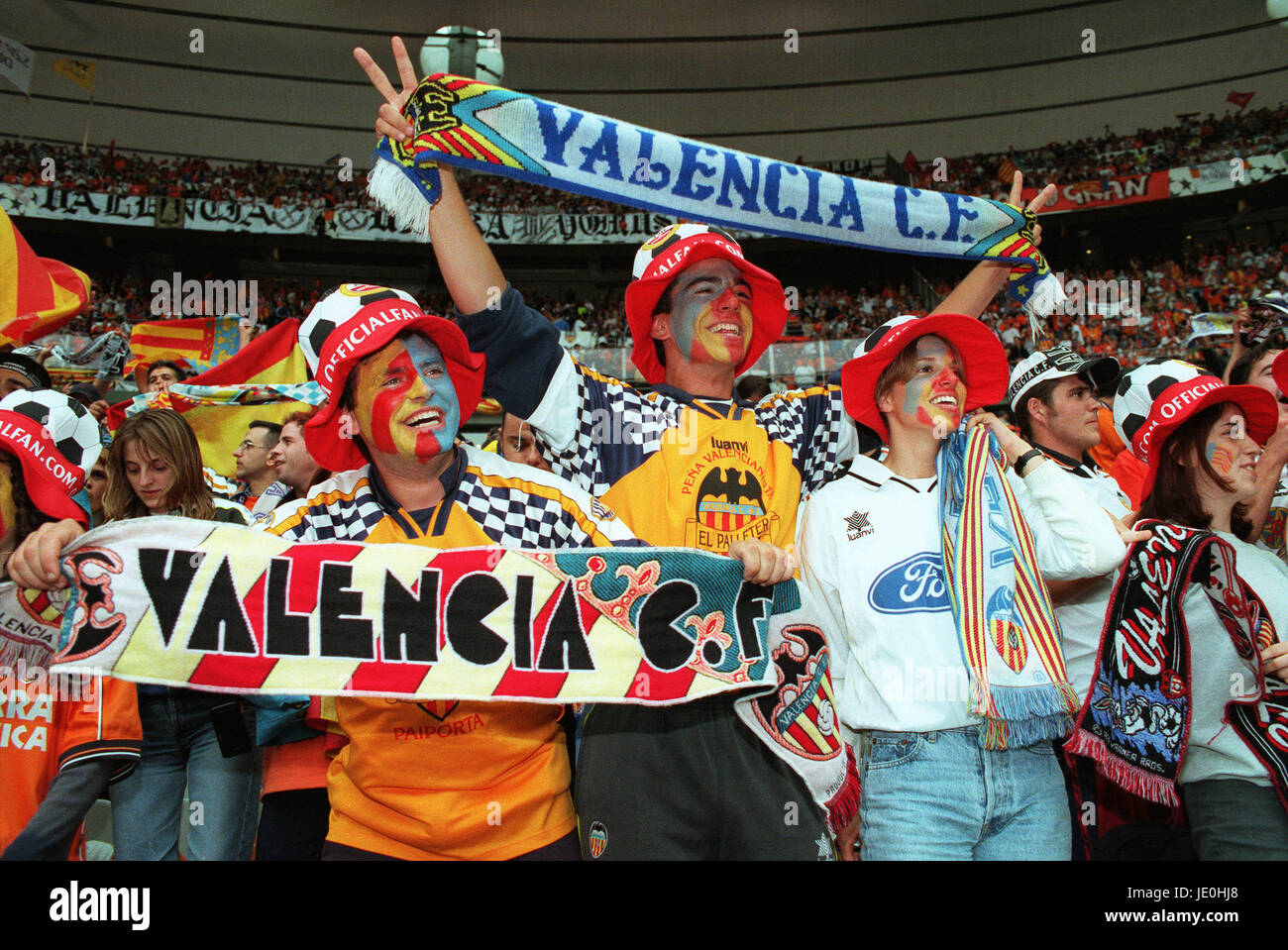 VALENCIA FANS REAL MADRID V VALENCIA 24 May 2000 Stock Photo Alamy