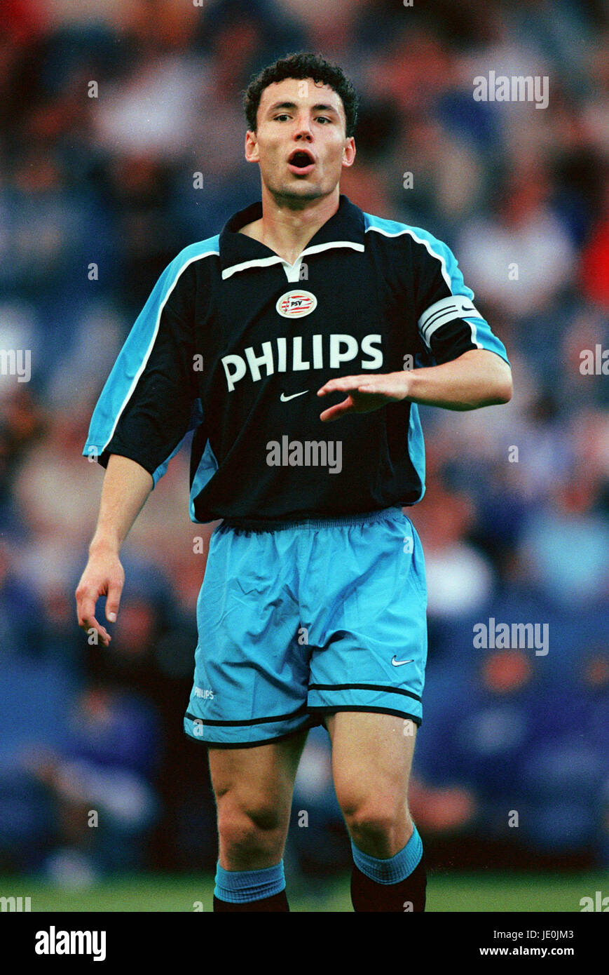 MARK VAN BOMMEL PSV EINDHOVEN HILLSBROUGH SHEFFIELD 03 August 2000 Stock  Photo - Alamy