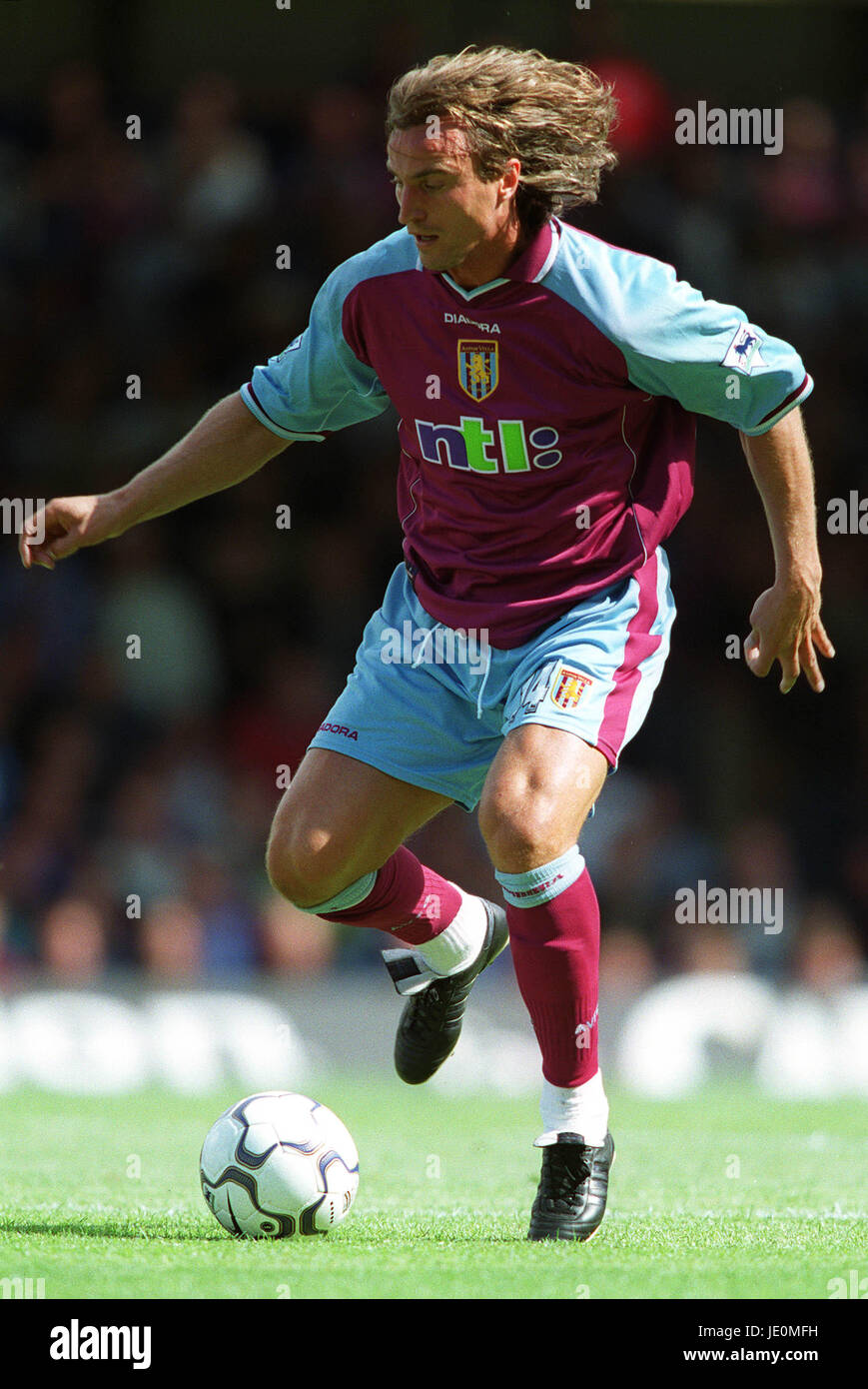 DAVID GINOLA ASTON VILLA FC FILBERT STREET LEICESTER ENGLAND 19