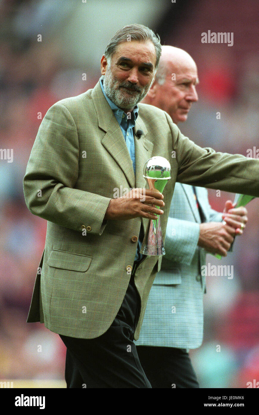 GEORGE BEST MANCHESTER UNITED FC 20 August 2000 Stock Photo