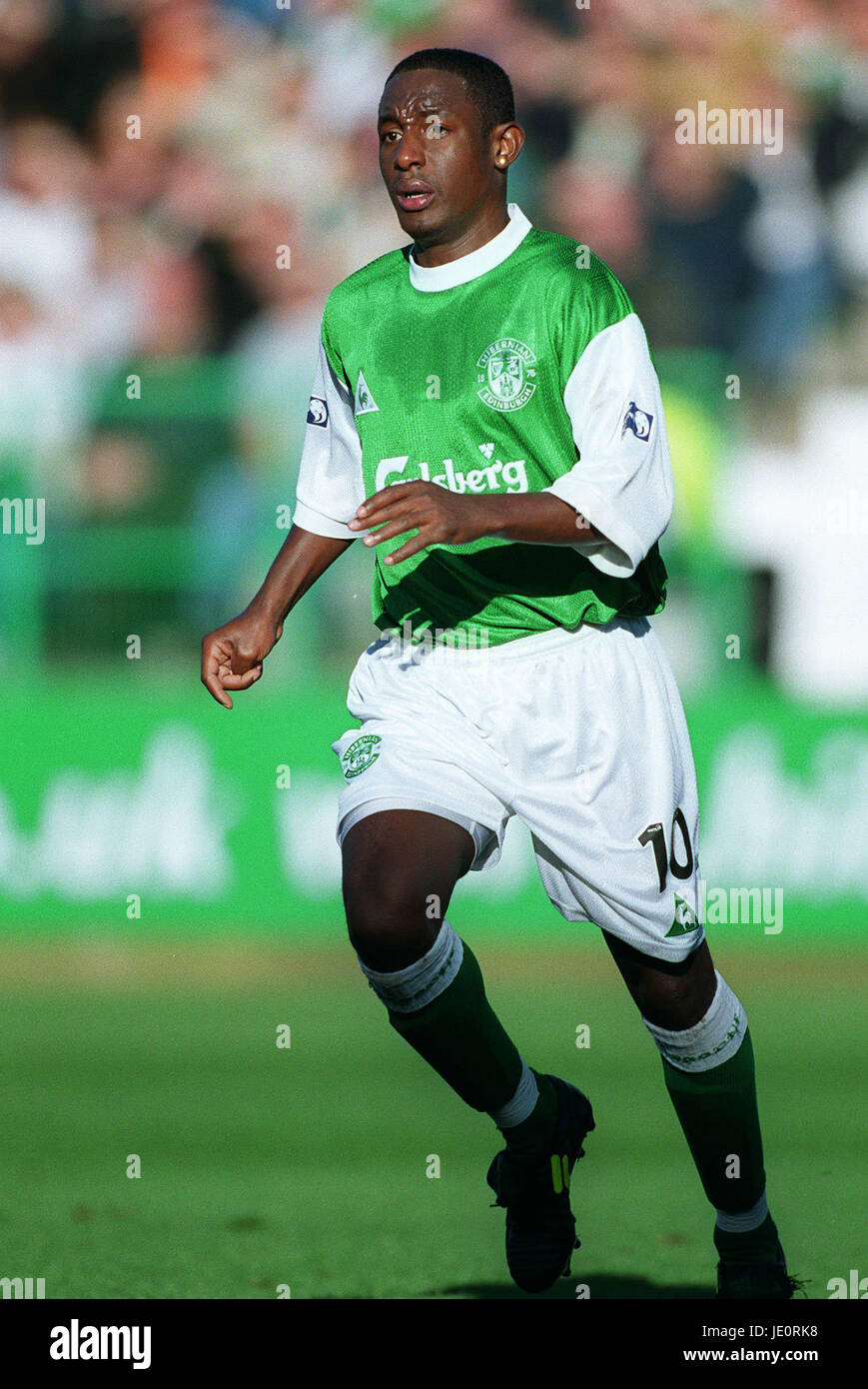 RUSSELL LATAPY HIBERNIAN FC EDINBURGH EASTER ROAD 14 October 2000 Stock