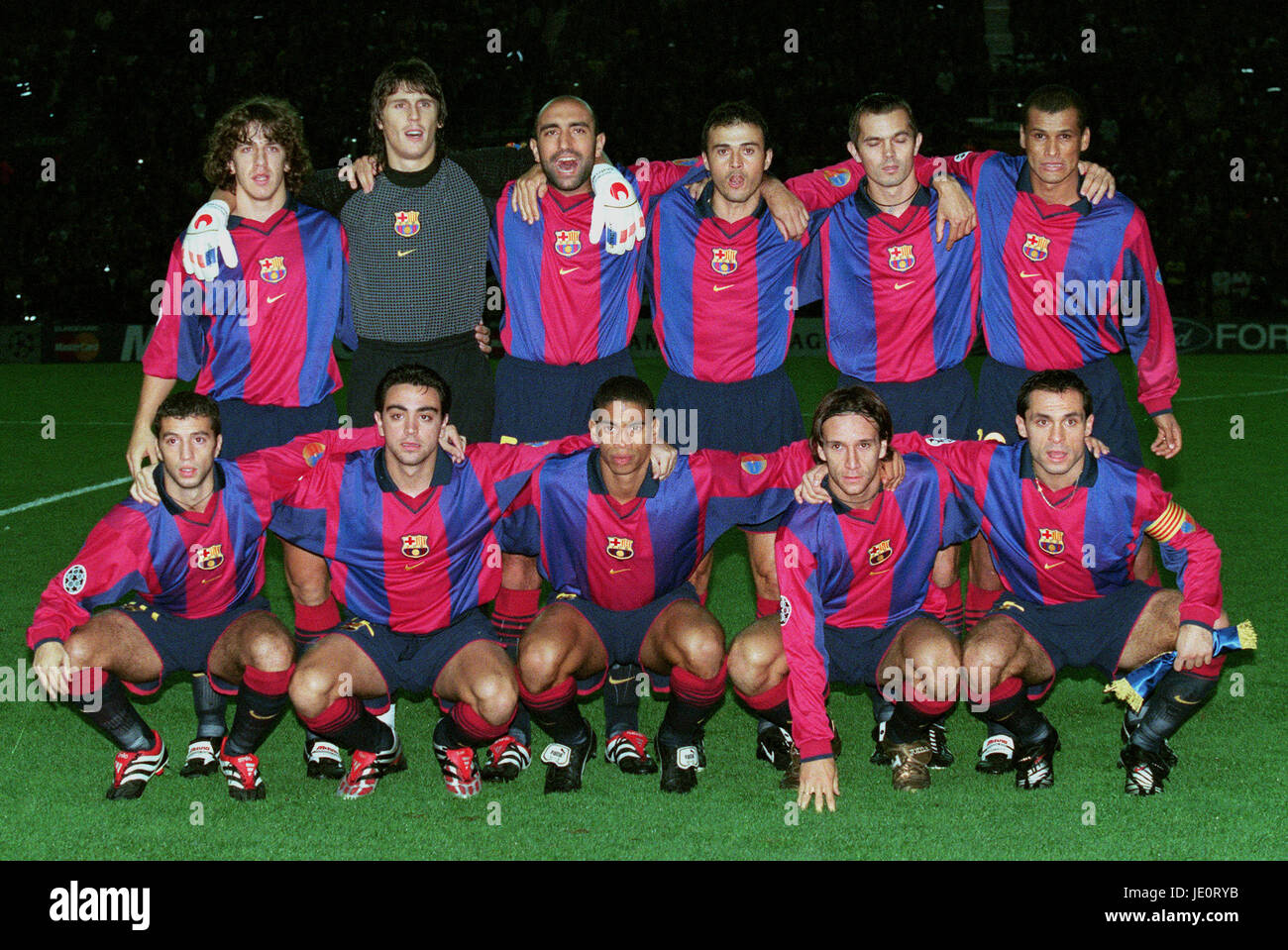 FC BARCELONA TEAM GROUP 26 October 2000 Stock Photo - Alamy