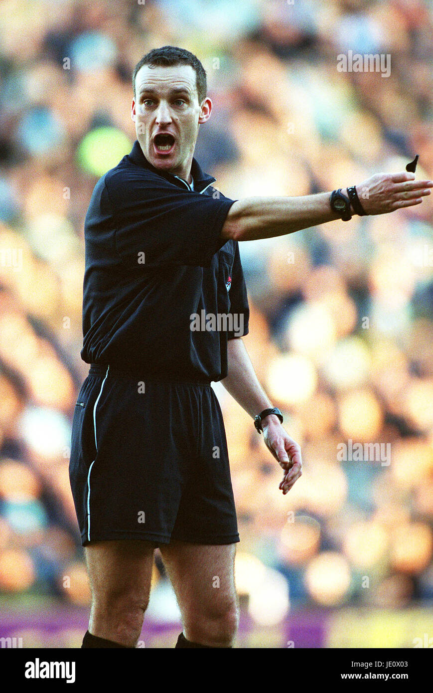 M.D. MESSIAS FOOTBALL LEAGUE REFEREE ST ANDREWS BIRMINGAM 29 December 2001 Stock Photo
