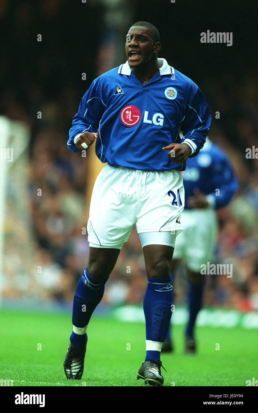 TREVOR BENJAMIN LEICESTER CITY FC FILBERT STREET LEICESTER ENGLAND 20 October 2001 Stock Photo