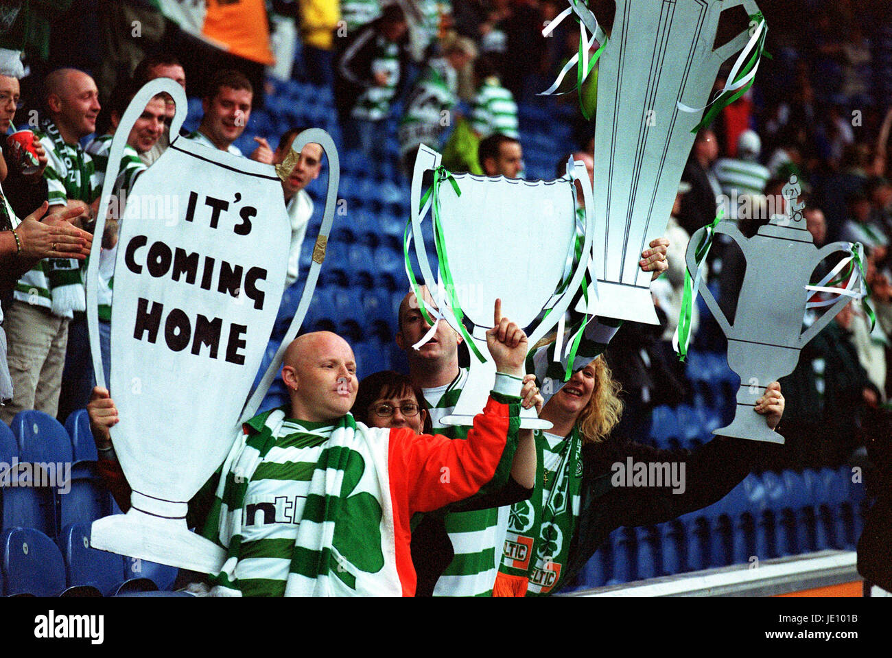 Celtic football club supporters Banque de photographies et d'images à