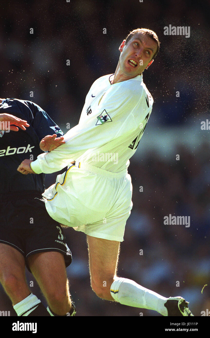 JASON WILCOX LEEDS UNITED FC ELLAND ROAD LEEDS ENGLAND 08 September 2001 Stock Photo