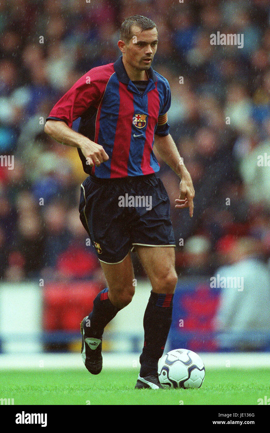 PHILLIP COCU FC BARCELONA 14 August 2001 Stock Photo Alamy