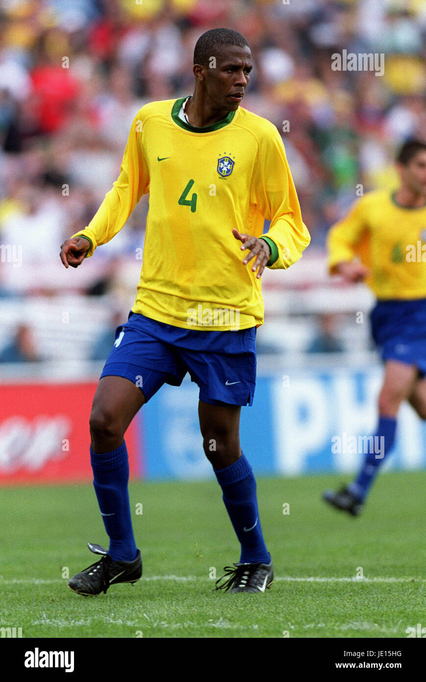 International Soccer - Friendly - Portugal v Brazil. Roque Junior, Brazil  Stock Photo - Alamy