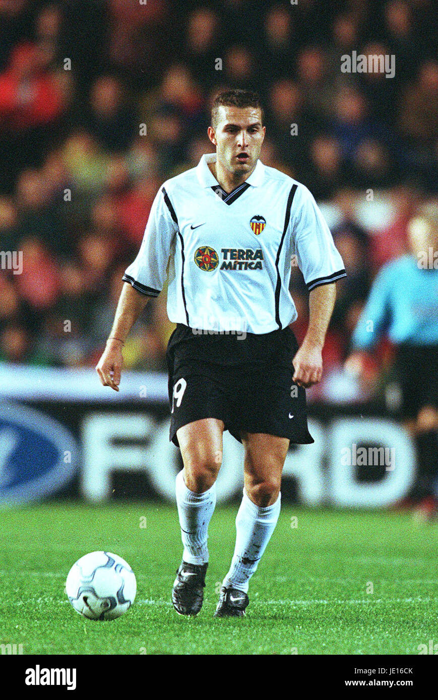 RUBEN BARAJA VALENCIA CF MESTALLA VALENCIA SPAIN 14 February 2001 Stock Photo