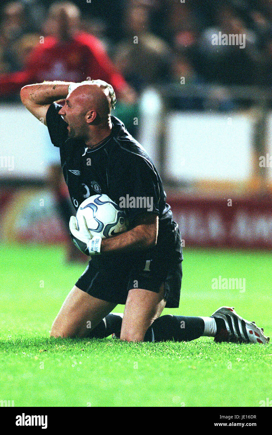 Fabien Barthez 2002 Upper Deck Manchester United 1st Team