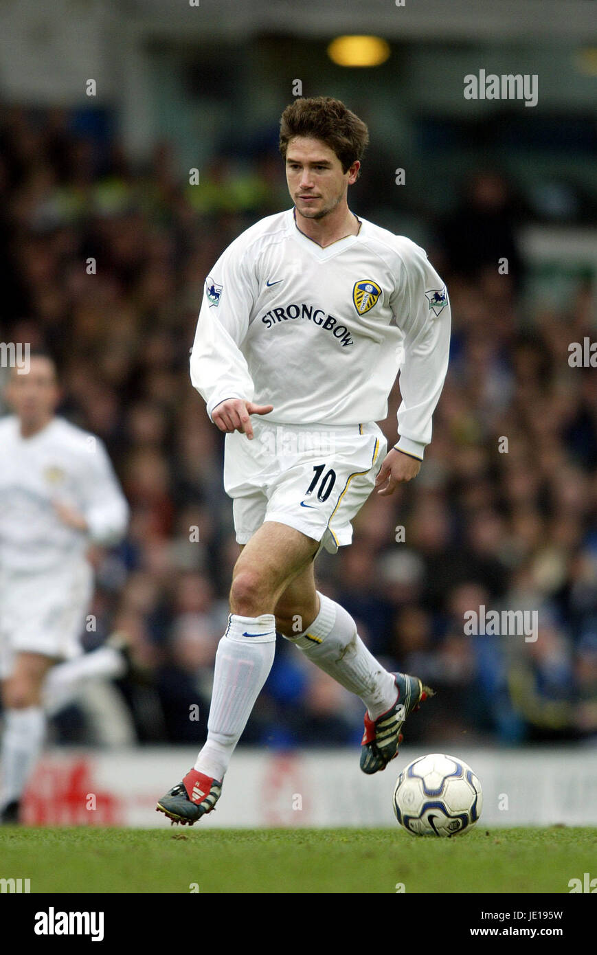 HARRY KEWELL LEEDS UNITED FC LEEDS ELLAND ROAD 03 February 2002 Stock