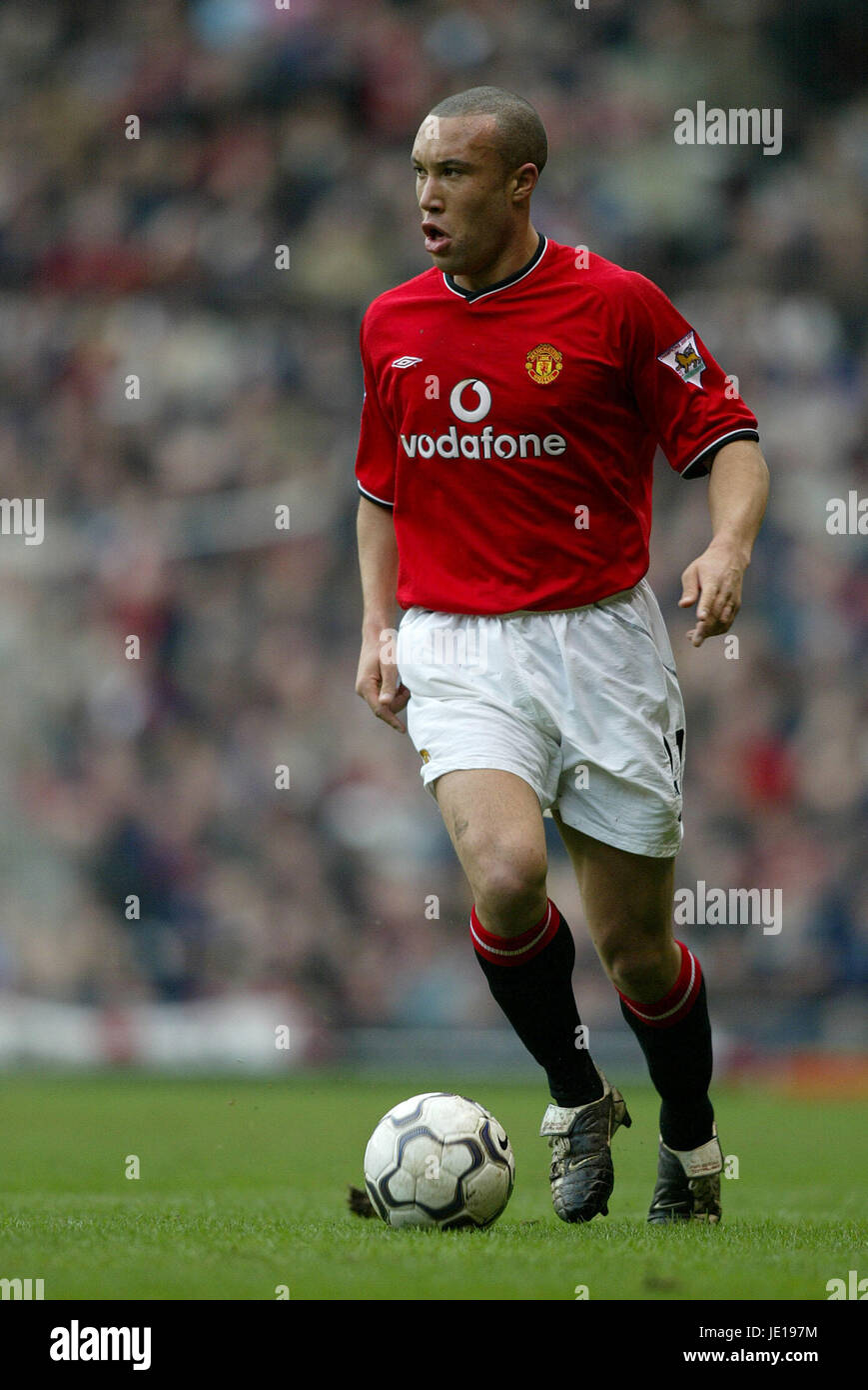 MIKAEL SILVESTRE MANCHESTER UNITED FC MANCHESTER OLD TRAFFORD 02 February 2002 Stock Photo
