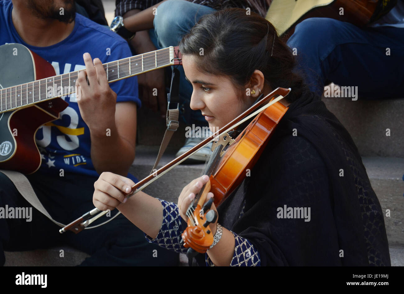 Lahore, Pakistan. 21st June, 2017. Pakistani guitar ambassador and