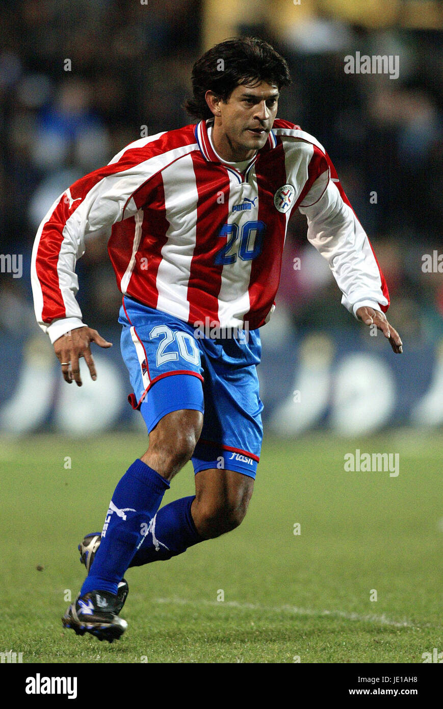 JOSE CARDOZO PARAGUAY & TOLUCA LOFTUS ROAD QPR LONDON 26 March 2002 ...