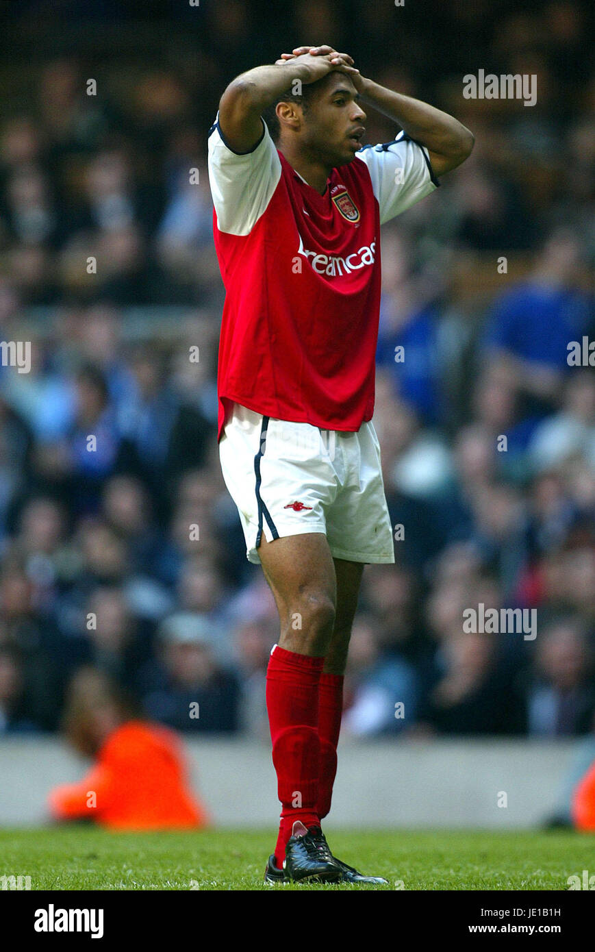 Thierry henry arsenal 2002 hi-res stock photography and images - Alamy